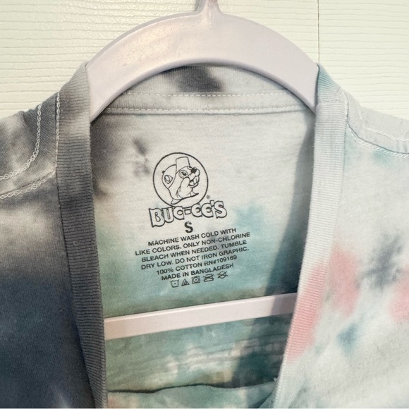Buc-ees Surf Shop tie dye t-shirt SMALL - Picture 4 of 4